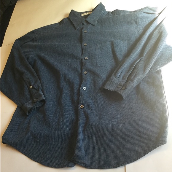 Button up flannel - Picture 2 of 3